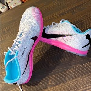 Size 11 women’s Nike running shoe